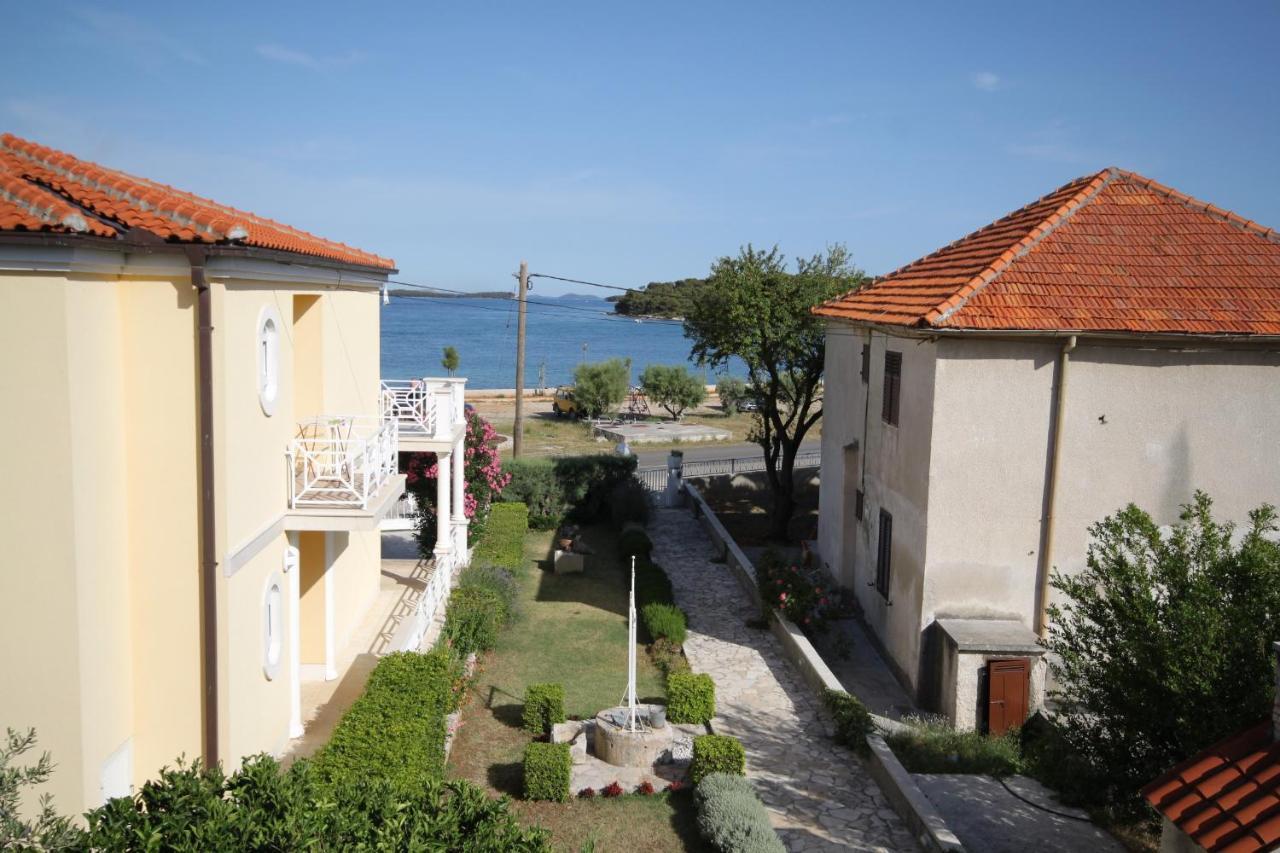 Rooms By The Sea Pasman - 8223 Exterior foto